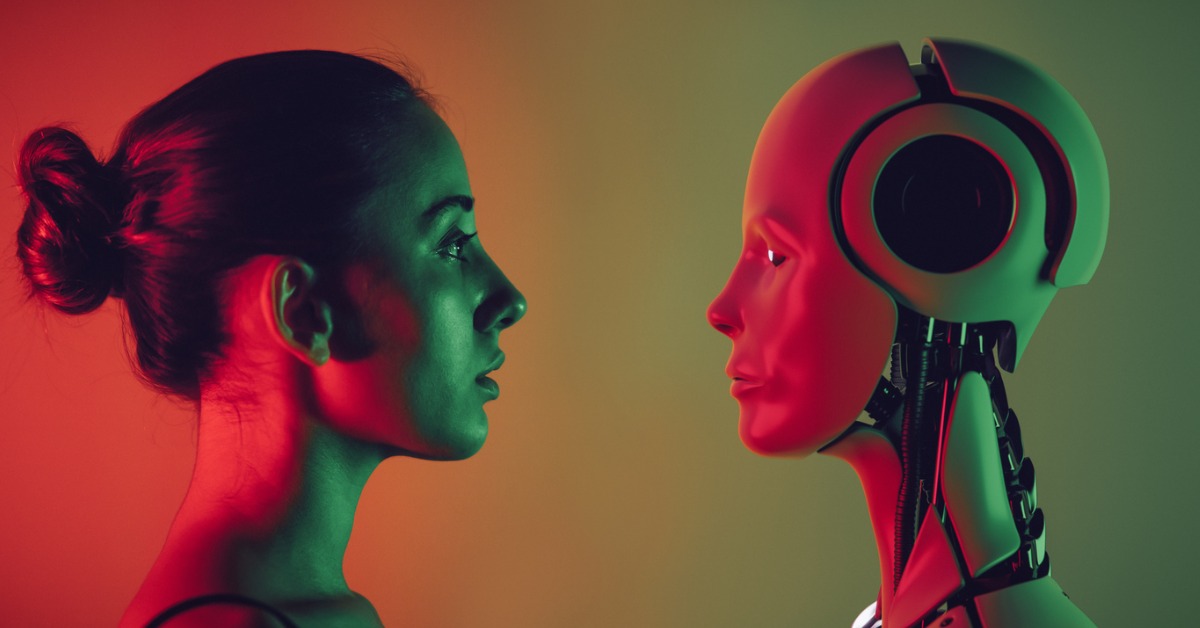 Mulher olhando para um robô que simboliza a IA